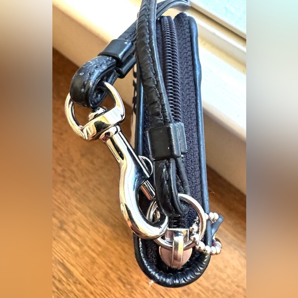 COACH Poppy Graffiti Doodle Floral Zip Wallet Wristlet EUC Black & White - Picture 6 of 9